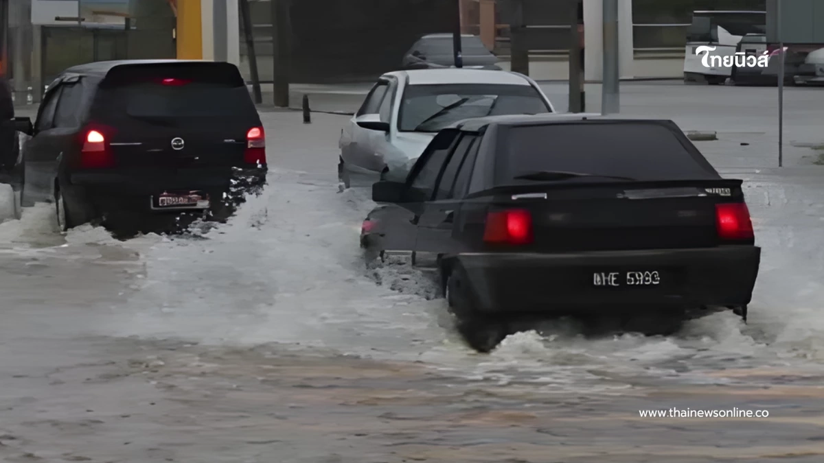 ฝนตกต่อเนื่อง น้ำท่วมมาเลเซียรุนแรง! อพยพกว่า 11,000 คน