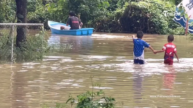 แรงสุดในรอบ 10 ปี น้ำหลากถล่มจังหวัดตรัง 9 อำเภอจมบาดาล