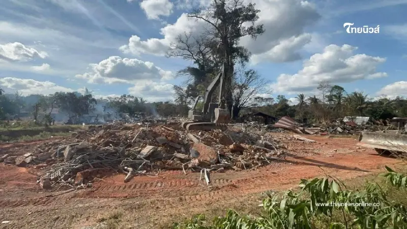 ทหารช่าง ทบ. ขุดรื้ออนุสาวรีย์–กวาดล้างตลาดกัมพูชา หลังยึดคืน ทหารช่าง ทบ. ขุดรื้ออนุสาวรีย์–กวาดล้างตลาดกัมพูชา หลังยึดคืน