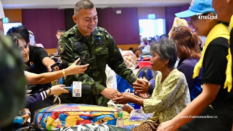 พลโท บุญสิน พาดกลาง อดีตแม่ทัพภาคที่ 2 ได้ลงพื้นที่ให้กำลังใจ พลโท บุญสิน พาดกลาง อดีตแม่ทัพภาคที่ 2 ได้ลงพื้นที่ให้กำลังใจ