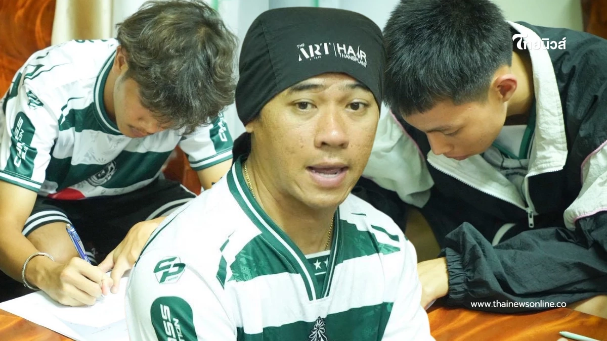 "บอสแจ้" เผยเหตุผล คืนอิสระให้ 2 แข้งหมอนทอง หลังเพิ่งเซ็นสัญญา "บอสแจ้" เผยเหตุผล คืนอิสระให้ 2 แข้งหมอนทอง หลังเพิ่งเซ็นสัญญา