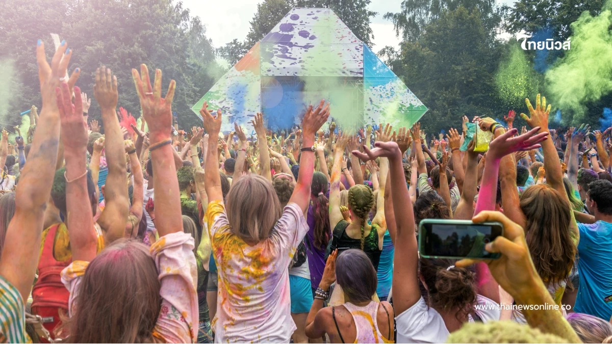 อยากนอนอยู่บ้านเฉย ๆ ในวันเทศกาล ผิดไหม หรือแค่เราเหนื่อยเกินไป?