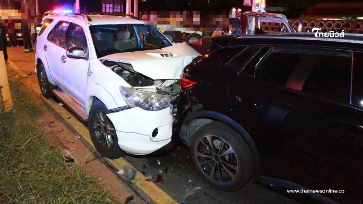 สลด อุบัติเหตุรถเสยท้าย 4 คัน รู้คันต้นเหตุเป็นใคร สุดท้ายเป็นเรื่องเศร้า