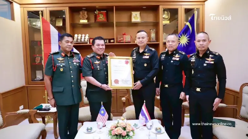 แม่ทัพภาคที่ 4 ต้อนรับเจ้ากรมข่าวกรองทหารมาเลเซีย เยือนไทย
