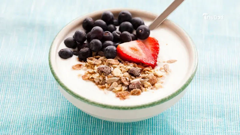 กินโยเกิร์ตทุกวัน ดีต่อร่างกายอย่างไร? เปิด 7 ประโยชน์ที่ต้องรู้ กินโยเกิร์ตทุกวัน ดีต่อร่างกายอย่างไร? เปิด 7 ประโยชน์ที่ต้องรู้