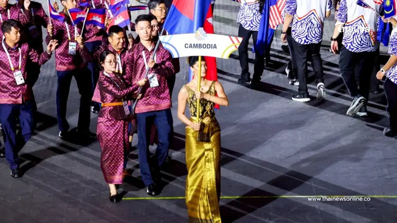 งามอย่างสง่า “วาเนสซ่า” เปิดใจหลังถือป้ายกัมพูชาในพิธีซีเกมส์ งามอย่างสง่า “วาเนสซ่า” เปิดใจหลังถือป้ายกัมพูชาในพิธีซีเกมส์
