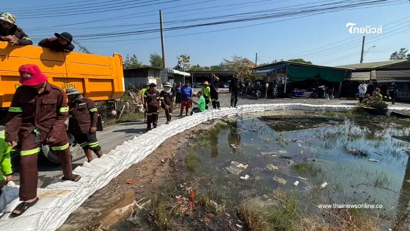 กทม. เร่งเสริมแนวกระสอบทราย แก้ไขน้ำทะเลหนุน บางขุนเทียน - ชายทะเล