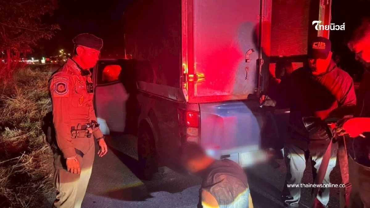 สกัดกระบะตู้ทึบขนแรงงานเถื่อน 25 ราย คนขับทิ้งรถหนีไม่รอด สกัดกระบะตู้ทึบขนแรงงานเถื่อน 25 ราย คนขับทิ้งรถหนีไม่รอด