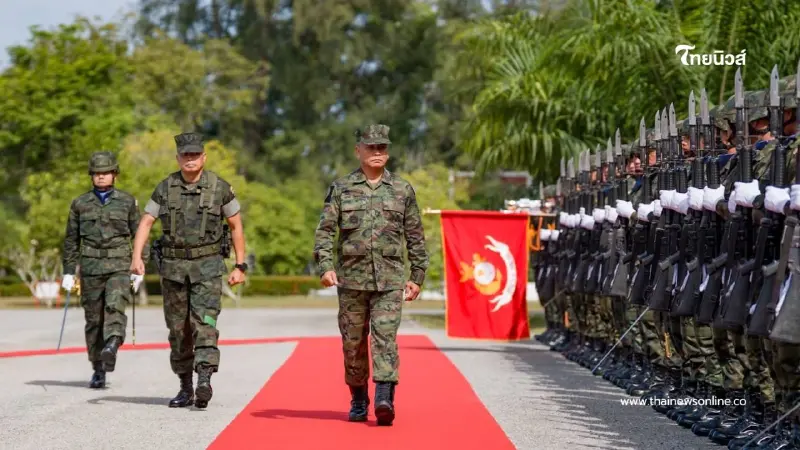 ผบ.ทร. ตรวจเยี่ยมความพร้อมรบหน่วยเฉพาะกิจนาวิกโยธินกองทัพเรือ