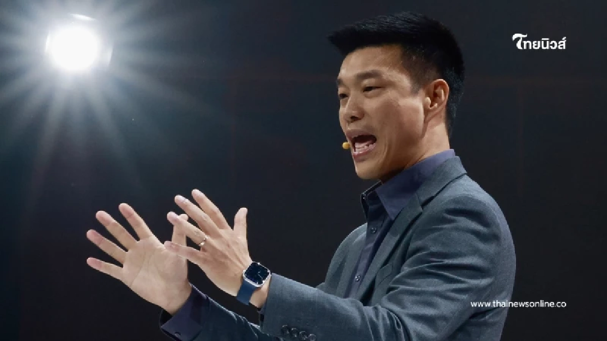 เท้ง ณัฐพงษ์ ไม่ยกมือ หลังถูกถามปม "แก้รัฐธรรมนูญ" รายมาตราหรือแก้ทั้งฉบับ