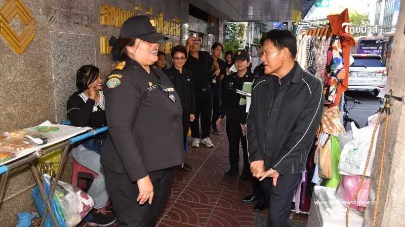 สัมพันธวงศ์ลุยจัดระเบียบแผงค้า สั่งคุมเข้มทางเท้า ย้ำต้องเป็นระเบียบ