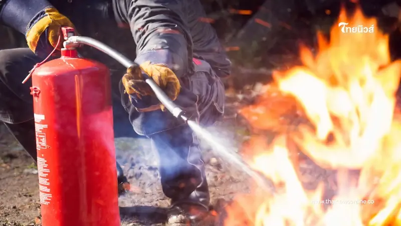 ปภ. แจ้งเหตุเพลิงไหม้ร้านค้า แยกตลาดเขาทราย ทับคล้อ เลี่ยงรถติดยาว