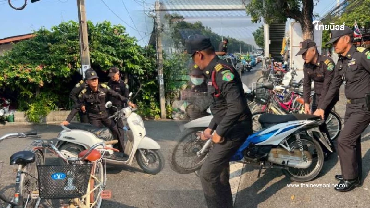 เทศกิจหนองแขมกวดขันเข้ม ห้ามรถทุกชนิดจอดหรือขับขี่บนทางเท้า ฝ่าฝืนมีโทษปรับ
