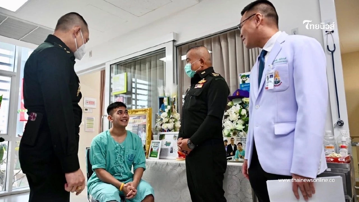เยี่ยมให้กำลังใจทหารผู้บาดเจ็บจากการปฏิบัติหน้าที่่ เยี่ยมให้กำลังใจทหารผู้บาดเจ็บจากการปฏิบัติหน้าที่่