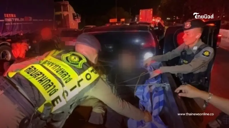 ตร.ทางหลวงสกัดจับกระบะฟิล์มทึบ ซุกแรงงานเถื่อนกว่า 20 ชีวิต