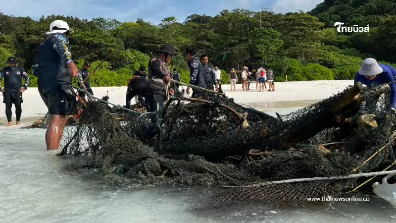 เจ้าหน้าที่อุทยานฯ สิมิลัน เก็บกู้อวนผี กว่า 1 ตัน ช่วยชีวิตสัตว์