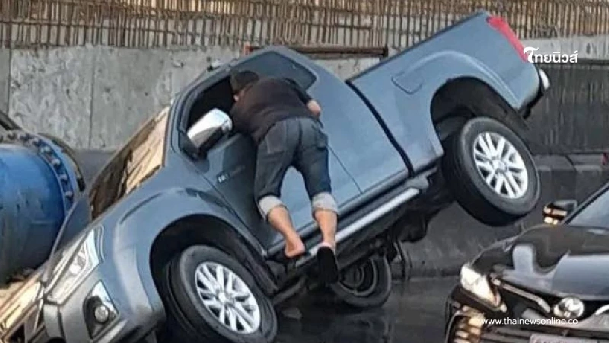 ส่องทะเบียนรถกระบะดวงดี รอดปลอดภัย หลังตกหลุมถนนพระราม 2