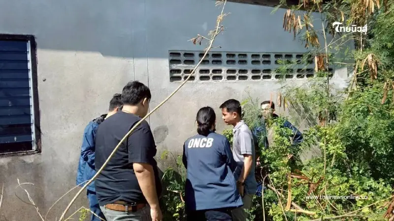 รวบ "มาเฟีย ลพบุรี" อดีตนักมวยผันตัวค้ายาแถมปล่อยกู้ดอกโหด รวบ "มาเฟีย ลพบุรี" อดีตนักมวยผันตัวค้ายาแถมปล่อยกู้ดอกโหด