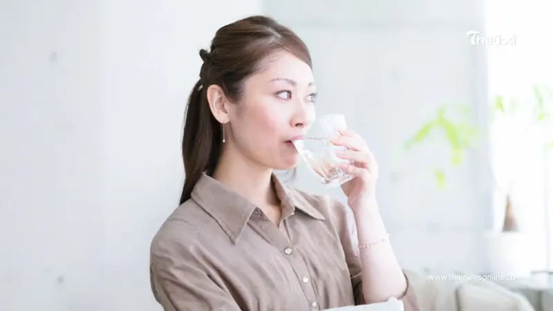 สาวออฟฟิศห้ามพลาด! 6 ทริคดื่มน้ำให้พอ ผิวใส สุขภาพดีทั้งวัน
