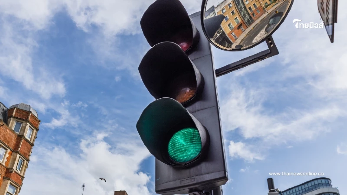 กทม. เปิดตัวระบบ AI คุมไฟจราจร 74 แยกทั่วกรุง ปรับตามรถจริง ไม่ต้องรอเก้อ