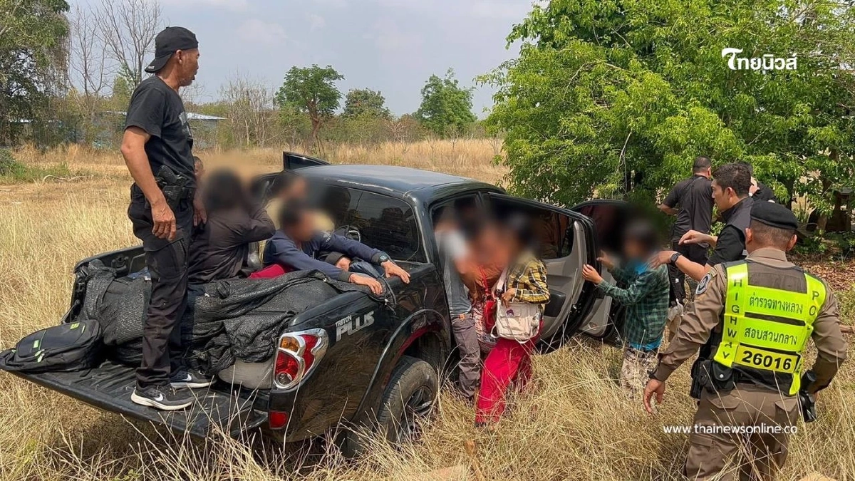 เปิดปฏิบัติการสกัดจับ! รวบกระบะขนแรงงานต่างด้าวลอบเข้าเมือง เปิดปฏิบัติการสกัดจับ! รวบกระบะขนแรงงานต่างด้าวลอบเข้าเมือง