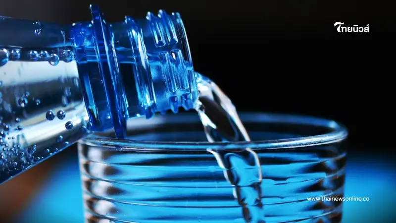 หนุ่มเสียชีวิตหลังตื่นมาดื่มน้ำ รตกใจผลชันสูตร เตือนคนแข็งแรง