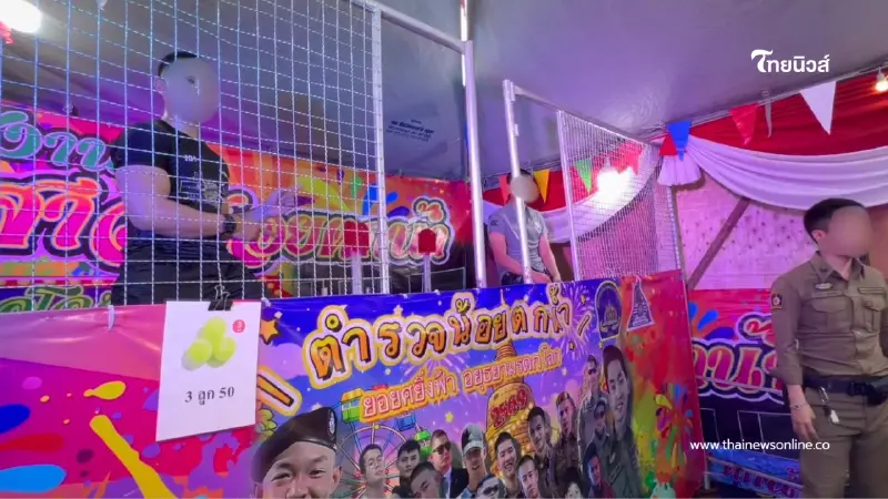 ไวรัลทั่วโซเชียล ตำรวจน้อยตกน้ำ สีสันงานมรดกโลกอยุธยา