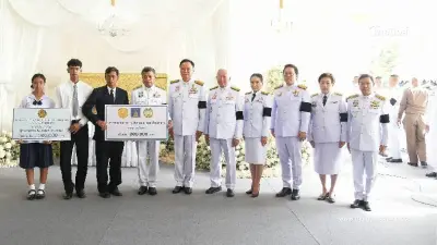 นายกฯ ร่วมอาลัย ผอ.ศศิพัชร มอบเงินเยียวยา 1.2 ล้าน-ให้กำลังใจครอบครัว