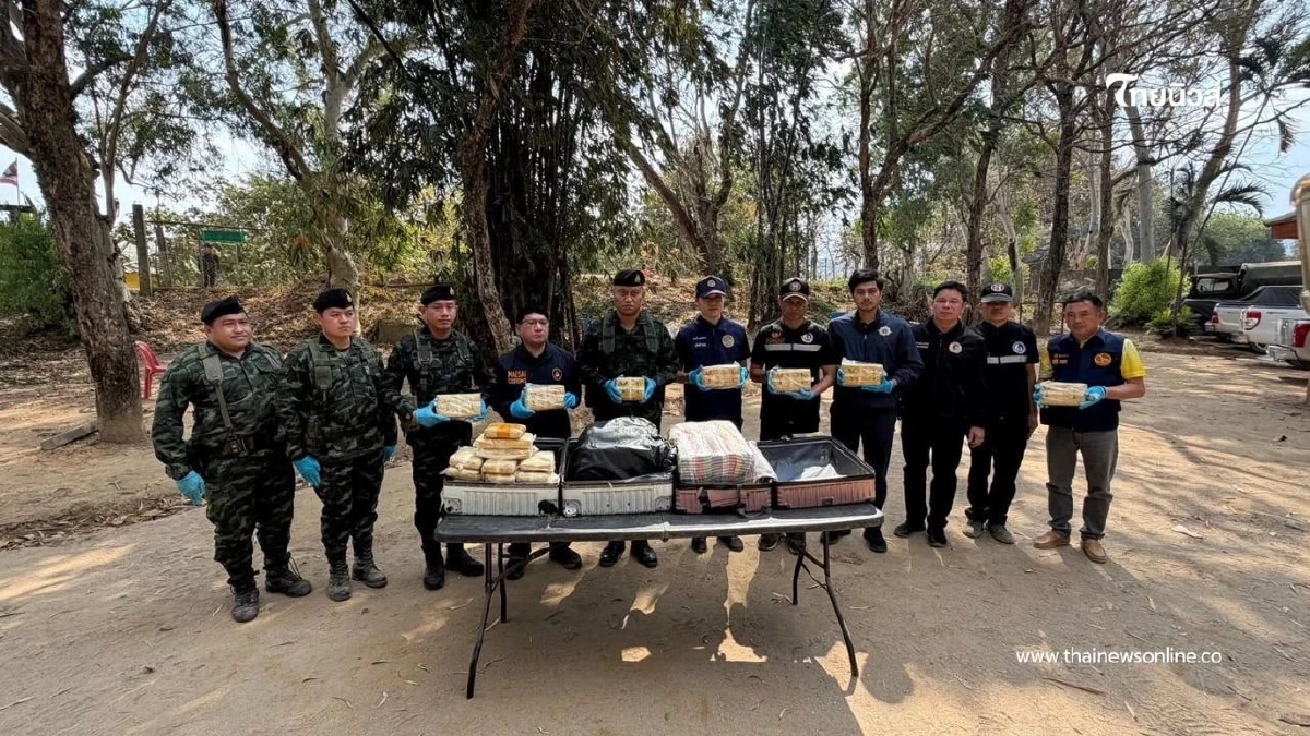 กกล.ผาเมืองยึดยาบ้า 6.2 แสนเม็ด ซุกกระเป๋าทิ้งพงหญ้าชายแดน