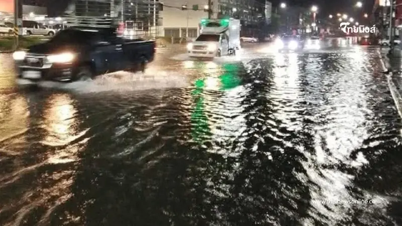 ฝนแรกถล่มยับ พายุฝนกระหน่ำจอมทอง บ้านเรือน-โรงพยาบาลอ่วม