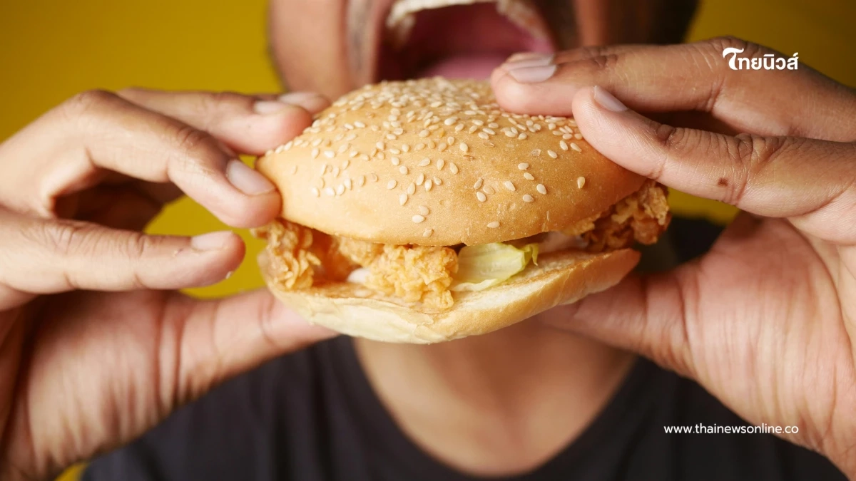 ตบะแตกมื้อดึกแก้ได้! 5 วิธีฝึกสมองให้หยุดกินเมื่ออิ่ม