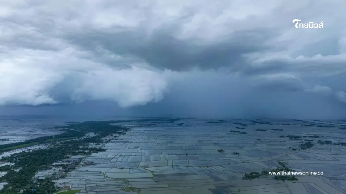 ""พายุฤดูร้อนถล่มไทยวันนี้ ระวังฟ้าผ่า-ลมกระโชกแรง"" ""พายุฤดูร้อนถล่มไทยวันนี้ ระวังฟ้าผ่า-ลมกระโชกแรง""
