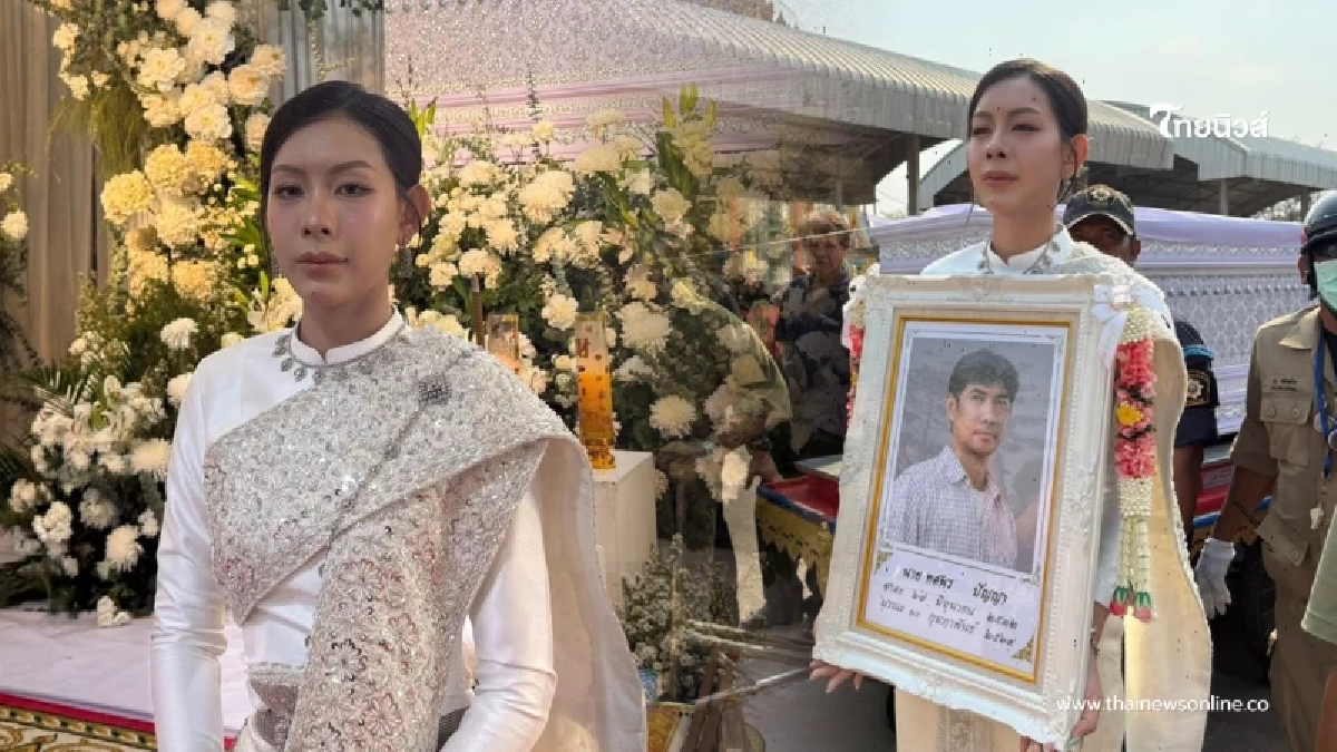 เศร้าว่าที่เจ้าสาว สวมชุดแต่งงานส่งเจ้าบ่าวครั้งสุดท้าย เศร้าว่าที่เจ้าสาว สวมชุดแต่งงานส่งเจ้าบ่าวครั้งสุดท้าย