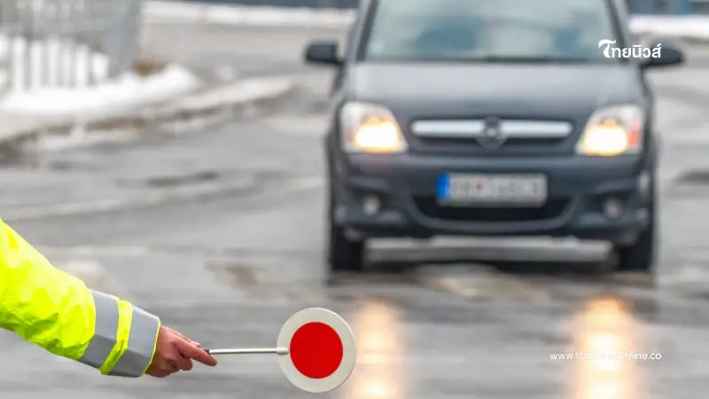 เลิกทำด่วน วิธีหยุดรถที่หลายคนเข้าใจผิด เสี่ยงทั้งคุกและค่าปรับ