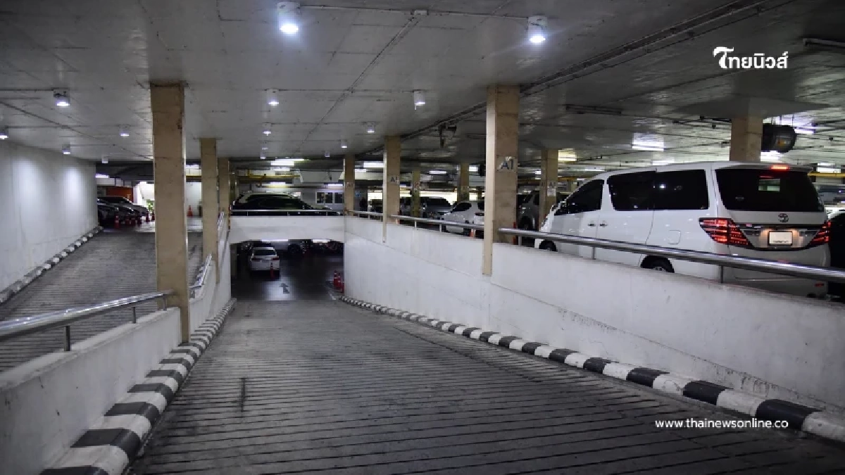 กทม. เปิดลานคนเมืองให้จอดจุใจ 500 คัน มอเตอร์ไซค์จอดฟรี-รถยนต์แค่ 20 บาท