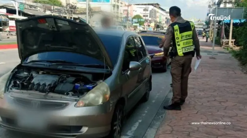 ตร.ยึดรถเถื่อนสวมป้ายภาษี 4 คัน ใครกำลังจะซื้อรถมือสองต้องตรวจสอบให้ดี