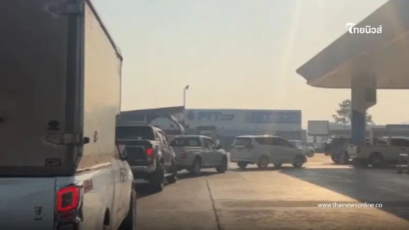 ชาวเชียงใหม่จำใจต่อคิวเติมน้ำมัน แม้ราคาพุ่ง 6 บาทต่อลิตร