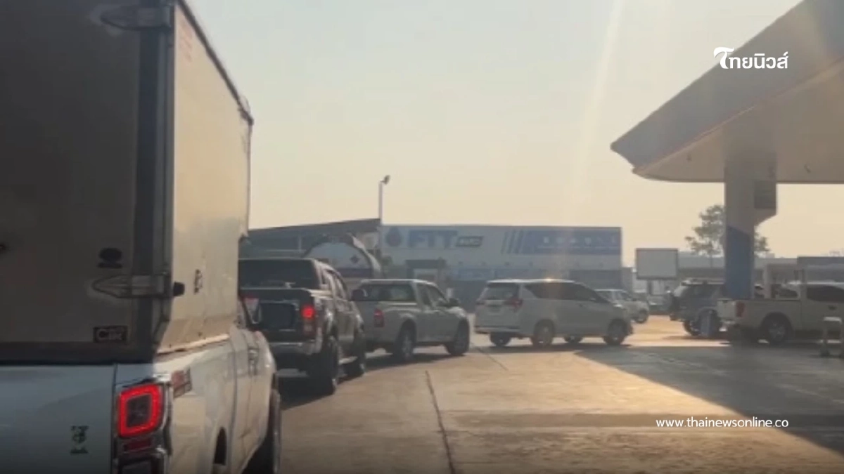 ชาวเชียงใหม่จำใจต่อคิวเติมน้ำมัน แม้ราคาพุ่ง 6 บาทต่อลิตร ชาวเชียงใหม่จำใจต่อคิวเติมน้ำมัน แม้ราคาพุ่ง 6 บาทต่อลิตร