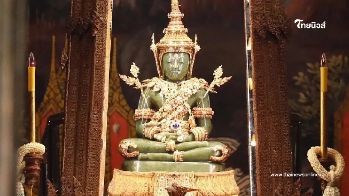 ชมความงามเครื่องทรงฤดูร้อน พระแก้วมณีโชติ อัญมณีล้ำค่าคู่แผ่นดิน