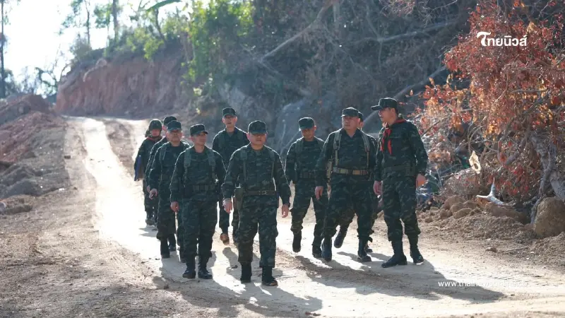 แม่ทัพภาคที่ 2 ตรวจชายแดนไทย–กัมพูชา กำชับความปลอดภัยกำลังพล