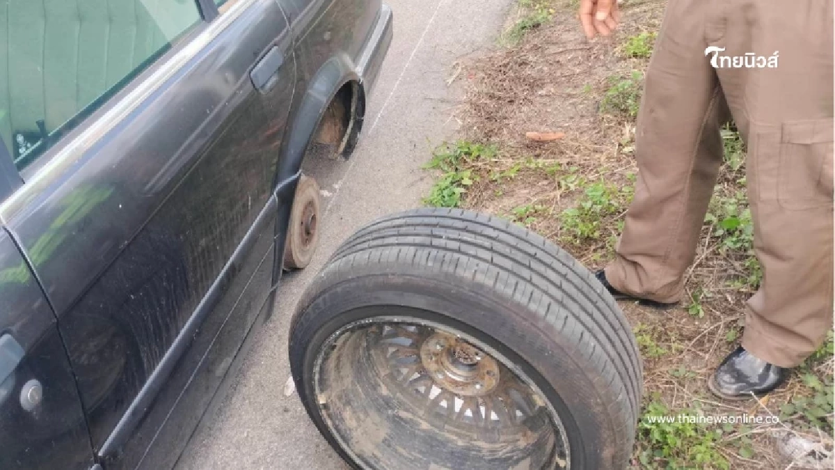หวิดดับยกคัน ล้อหลังหลุดกลางทาง โชคดีตำรวจเข้าช่วยทัน หวิดดับยกคัน ล้อหลังหลุดกลางทาง โชคดีตำรวจเข้าช่วยทัน