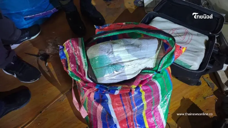 ฉก.ทัพเจ้าตาก บุกตรวจบ้านเช่าแม่สาย ยึดยาบ้า 375,600 เม็ด ฉก.ทัพเจ้าตาก บุกตรวจบ้านเช่าแม่สาย ยึดยาบ้า 375,600 เม็ด