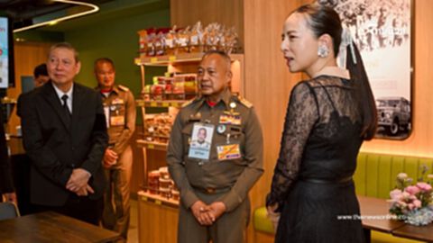 โกลเด้น เพลซ ต่อยอดแบรนด์เปิดร้านโกลเด้น คอฟฟี่ สาขาอาคารเมืองไทย - ภัทร คอมเพล็กซ์ โกลเด้น เพลซ ต่อยอดแบรนด์เปิดร้านโกลเด้น คอฟฟี่ สาขาอาคารเมืองไทย - ภัทร คอมเพล็กซ์