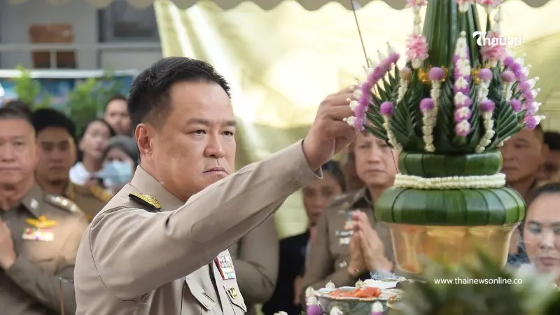 ศรัทธาแรง นายกฯ อนุทิน บวงสรวง 'ตราแผ่นดิน' ครั้งที่ 4 ในเดือนเดียว