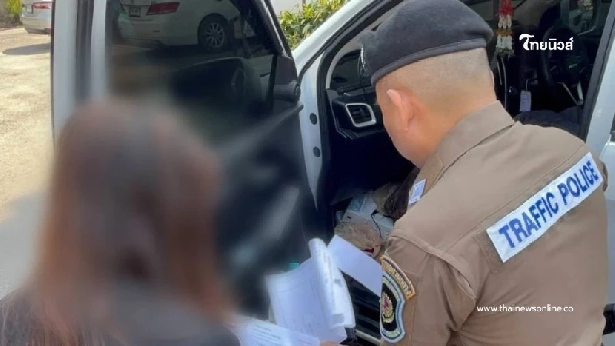 ตำรวจทางหลวง สกัดจับแก๊งขนชาวจีน ยึดมือถือ 73 เครื่องกลางนครสวรรค์