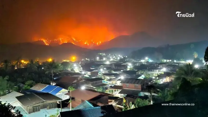 หนักสุดในรอบ 40 ปี ไฟป่ารอยต่อ 3 จังหวัด วิกฤต จนท. เร่งทำแนวกันไฟ หนักสุดในรอบ 40 ปี ไฟป่ารอยต่อ 3 จังหวัด วิกฤต จนท. เร่งทำแนวกันไฟ