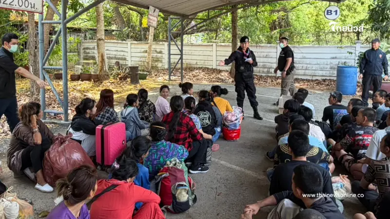 กกล.บูรพาผนึกกำลังส่ง 49 กัมพูชาคืนถิ่นหลังจบคดี ณ ด่านคลองลึก กกล.บูรพาผนึกกำลังส่ง 49 กัมพูชาคืนถิ่นหลังจบคดี ณ ด่านคลองลึก