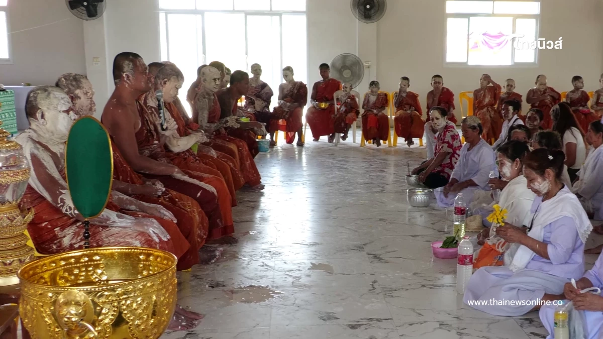 ขำพระเณรจะบาปไหม! พระ-เณรสุรินทร์โดนปะแป้งนึกว่าชุบแป้งทอด