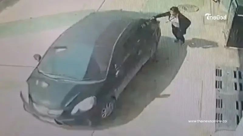 เก๋งดำชลบุรีทำแสบ! เติมน้ำมันปั๊มโคราชเสร็จก่อนซิ่งหนี เก๋งดำชลบุรีทำแสบ! เติมน้ำมันปั๊มโคราชเสร็จก่อนซิ่งหนี