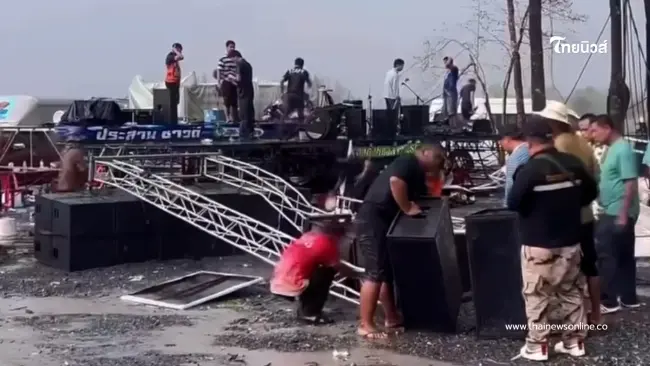 ระทึก!! พายุถล่มเวทีหมอลำภูกระดึง พังยับโชคดีไร้เจ็บ